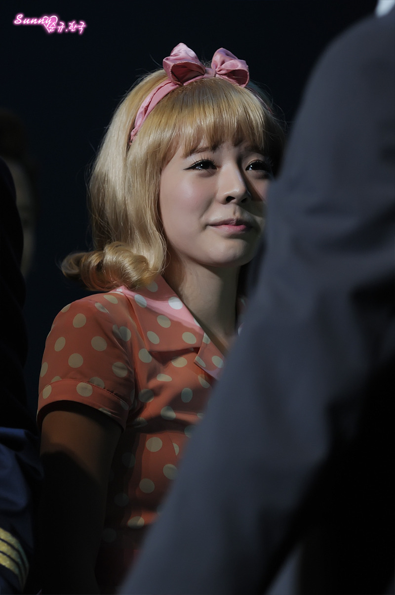 [OTHER][12-06-2012]Selca mới nhất của Sunny và Park Kwang Hyun tại hậu trường "Catch Me If You Can"  - Page 12 12453B4B4FAE9A6B0AD11B