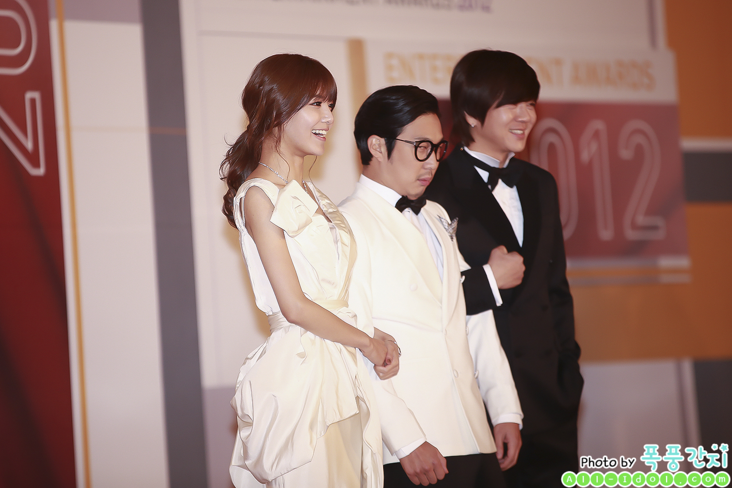 [PIC][30-12-2012]Hình ảnh mới nhất của MC SooYoung tại "2012 SBS Entertainment Awards" tối nay 1442CF4A50E06E64070FF8