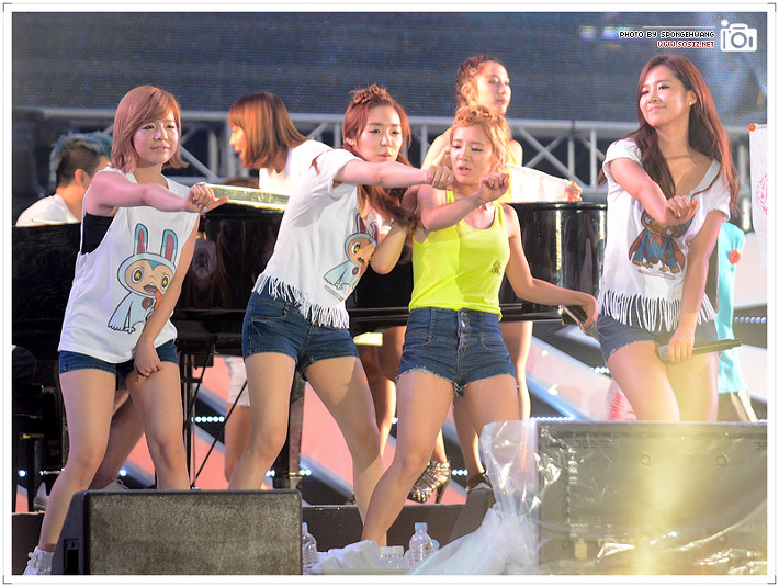 [PIC][18-08-2012]Hình ảnh mới nhất từ "SMTOWN in Seoul" của SNSD  - Page 24 163F633A5033BB5B2E3FA5