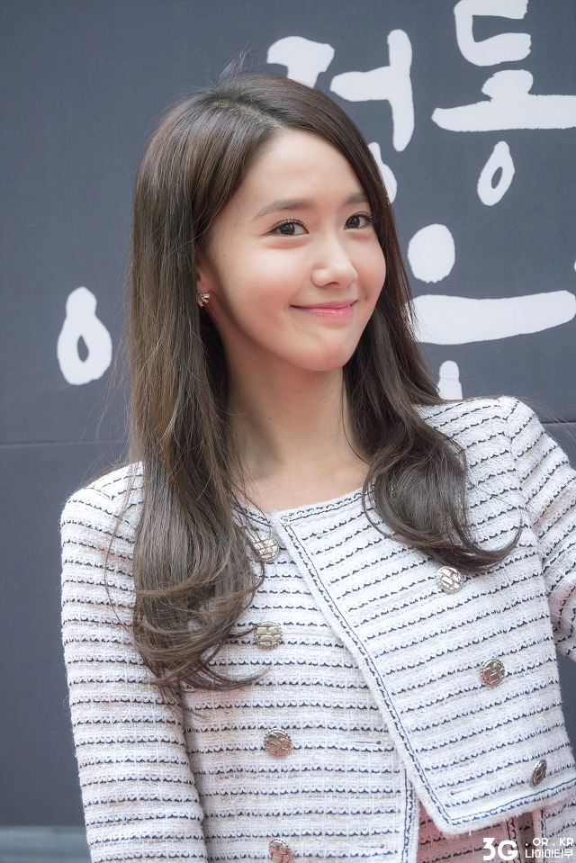 [PIC][29-05-2015]YoonA tham dự "Jung-gu Culture Night Festival" tại Deoksugung vào chiều nay - Page 2 21310C48556C20AF3047B9