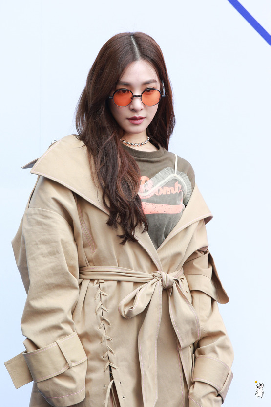 [PIC][29-03-2017]Tiffany tham dự sự kiện ra mắt BST Thu - Đông của thương hiệu "YCH" trong khuôn khổ "2017 S/S HERA Seoul Fashion Week" vào chiều nay - Page 3 23085750590AFE8324F757