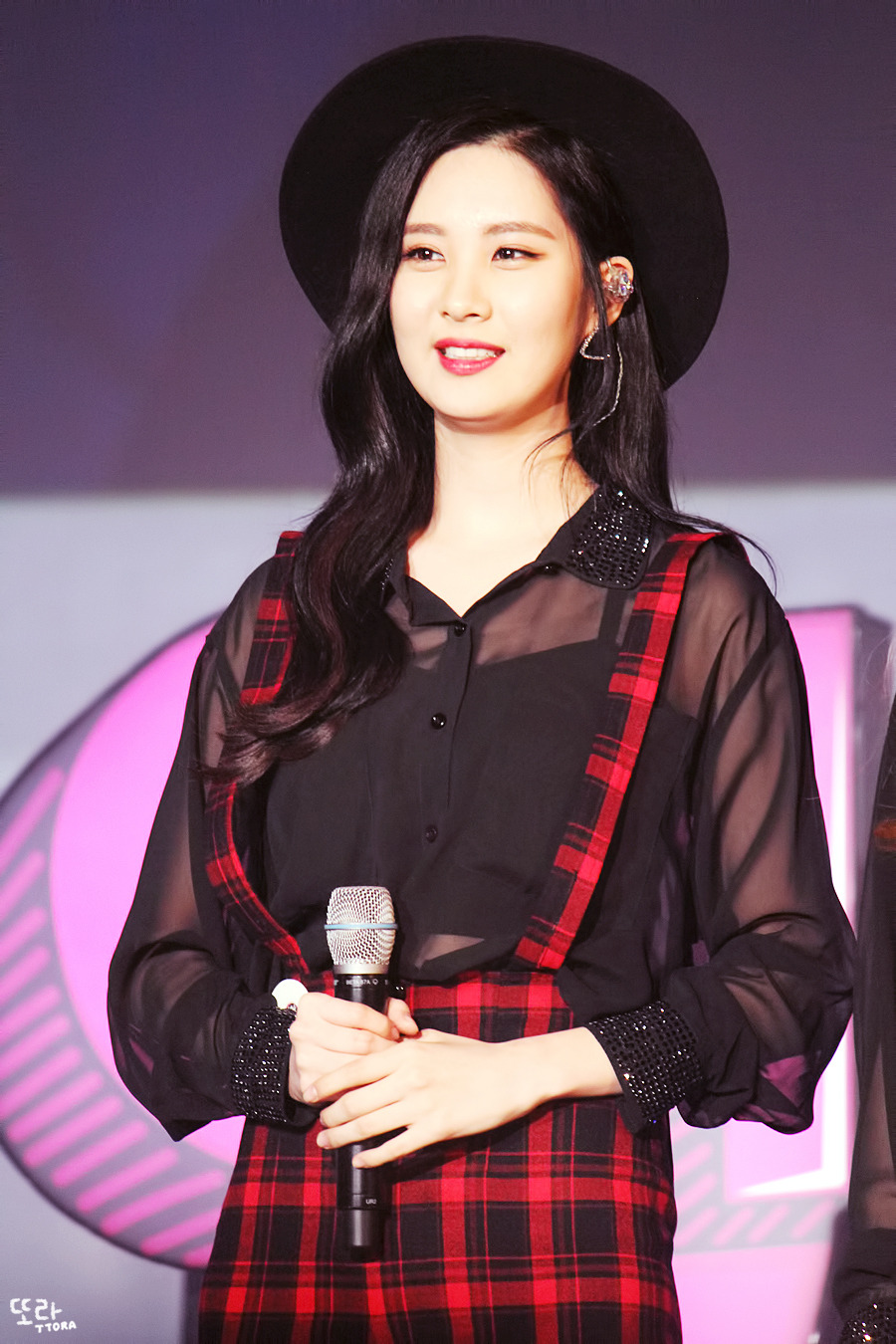 [PIC][11-11-2014]TaeTiSeo biểu diễn tại "Passion Concert 2014" ở Seoul Jamsil Gymnasium vào tối nay - Page 5 2323DF3F5467381A1DB47F