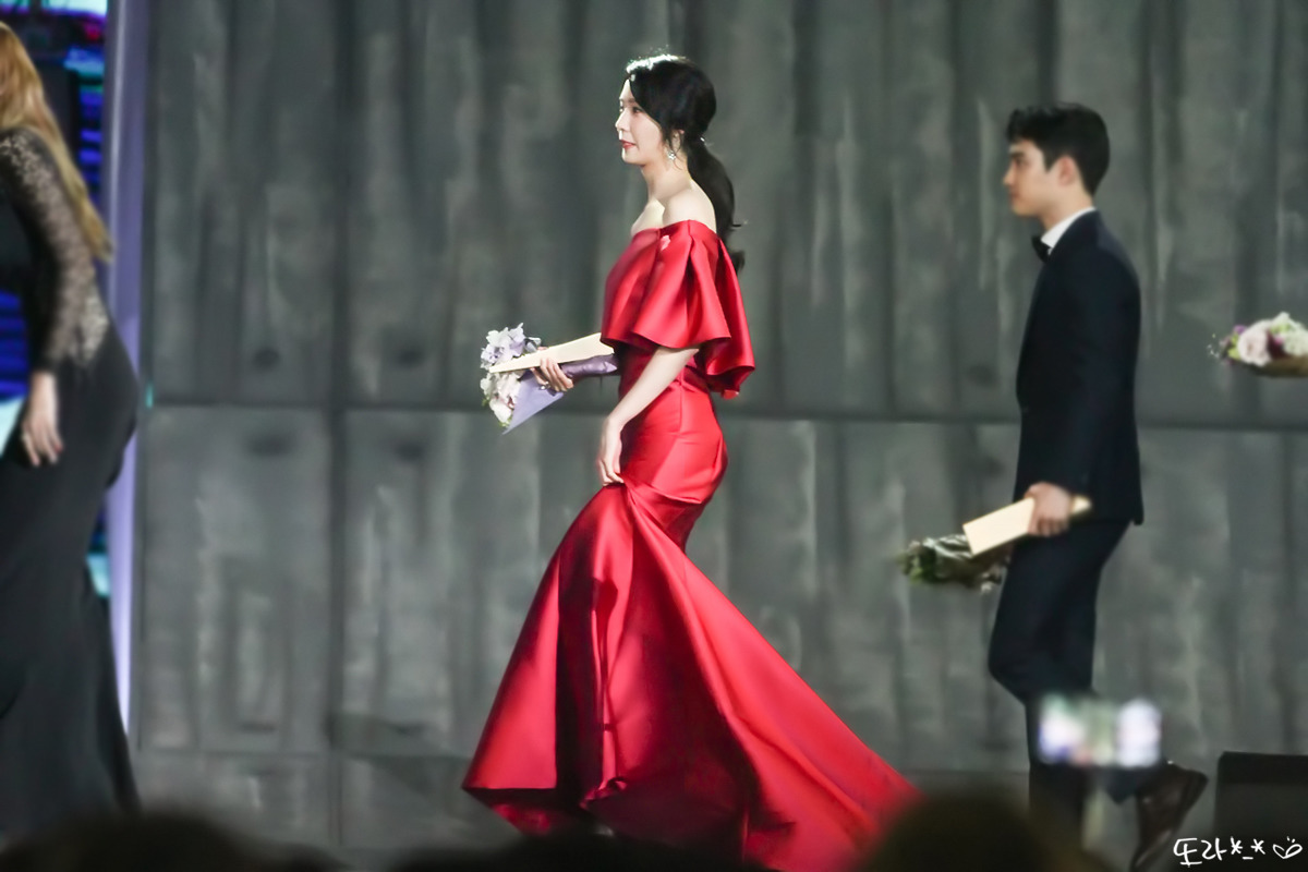 [PIC][03-05-2017]YoonA tham dự "53rd Baeksang Arts Awards" vào chiều nay + Giành "Most Popular Actress or Star Century Popularity Award (in Film)" - Page 2 2338F435590C665A29C33A