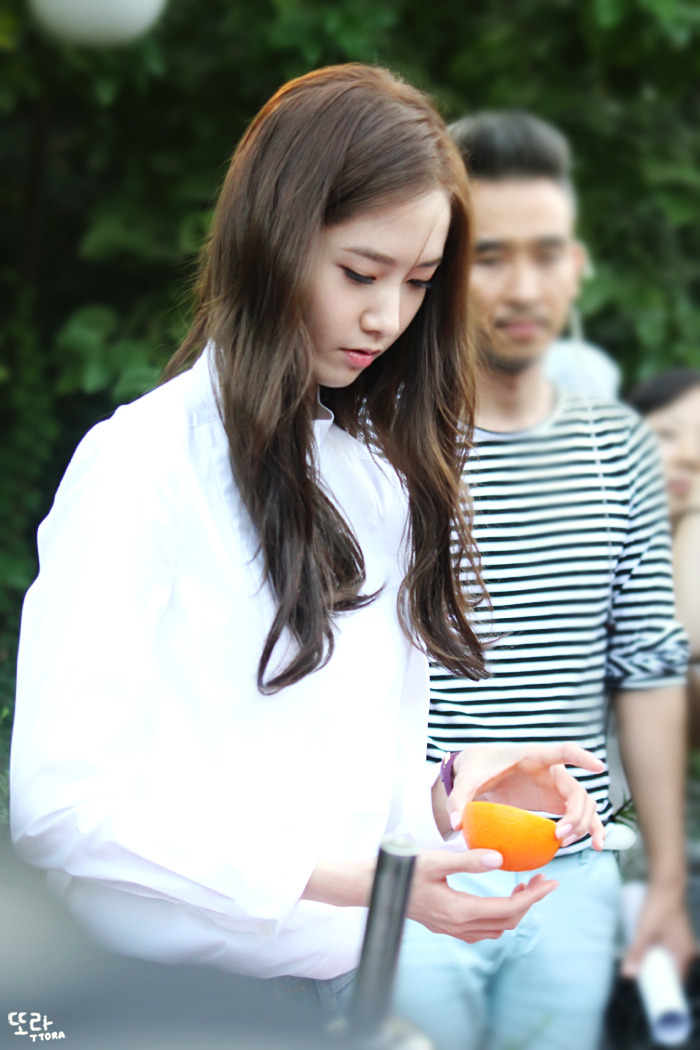 [PIC][27-09-2014]YoonA tham dự sự kiện “Innisfree PLAY GREEN Festival 2014” tại Seocho Culture & Arts Park vào chiều nay - Page 3 255B063A5433BB6D243775