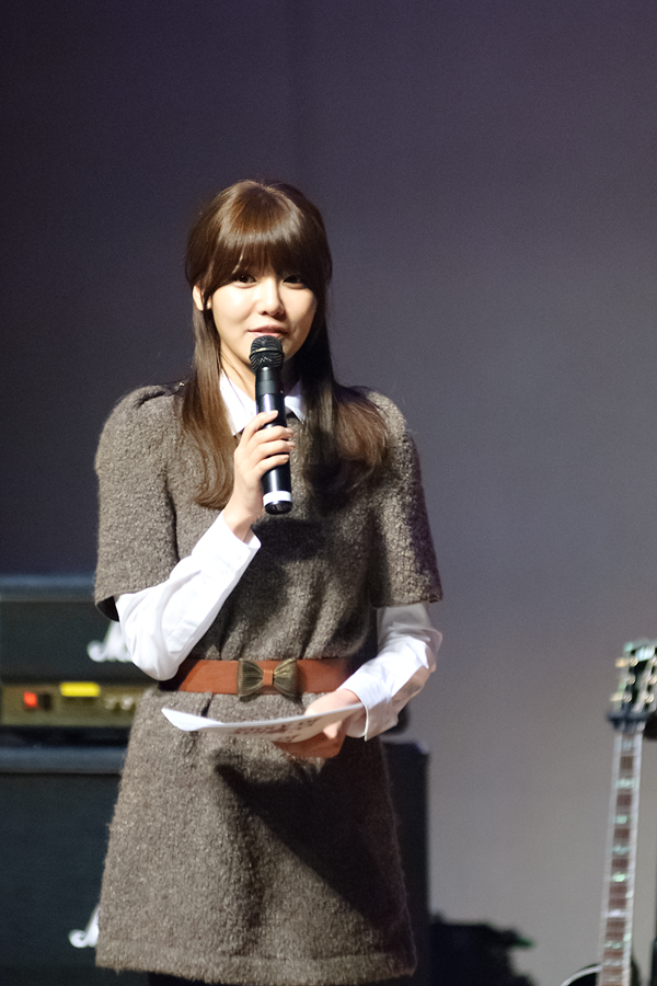 [PICs][1.12.12] Sooyoung - MC @ Story of Exit No.4  1452834350BB25482FF89F