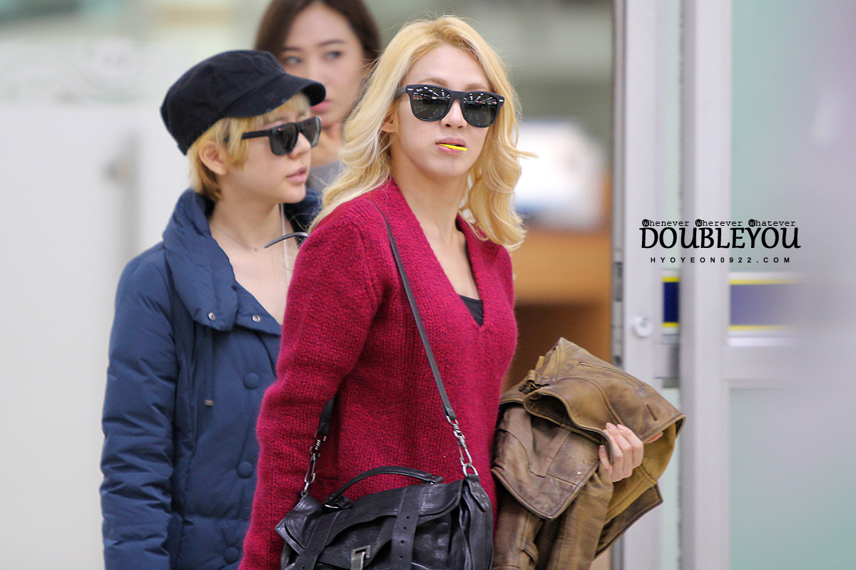 [PIC][09-11-2012]SNSD trở về Hàn Quốc vào trưa nay 16521A4E509D2B1A2076E6