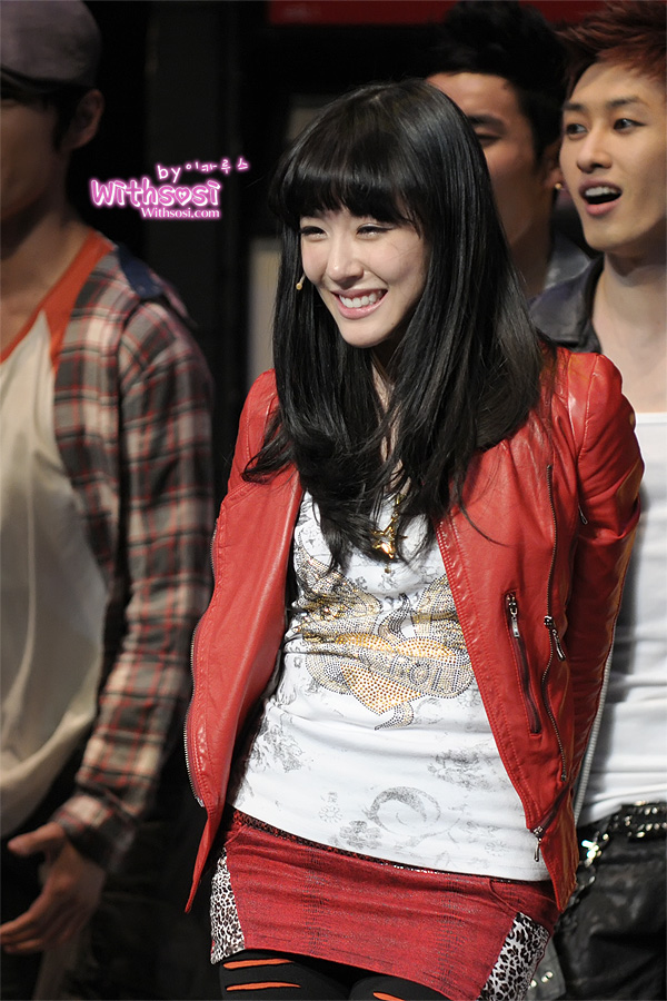 [FANTAKEN/PREVIEW][29-01-2012] Tiffany || FAME Musical 165AA74A4F255FC02C7443