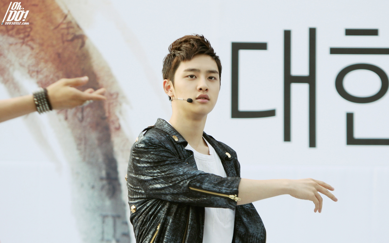 120707 D.O @ Yongsan Golden Bell 177E003A4FFA691E356617