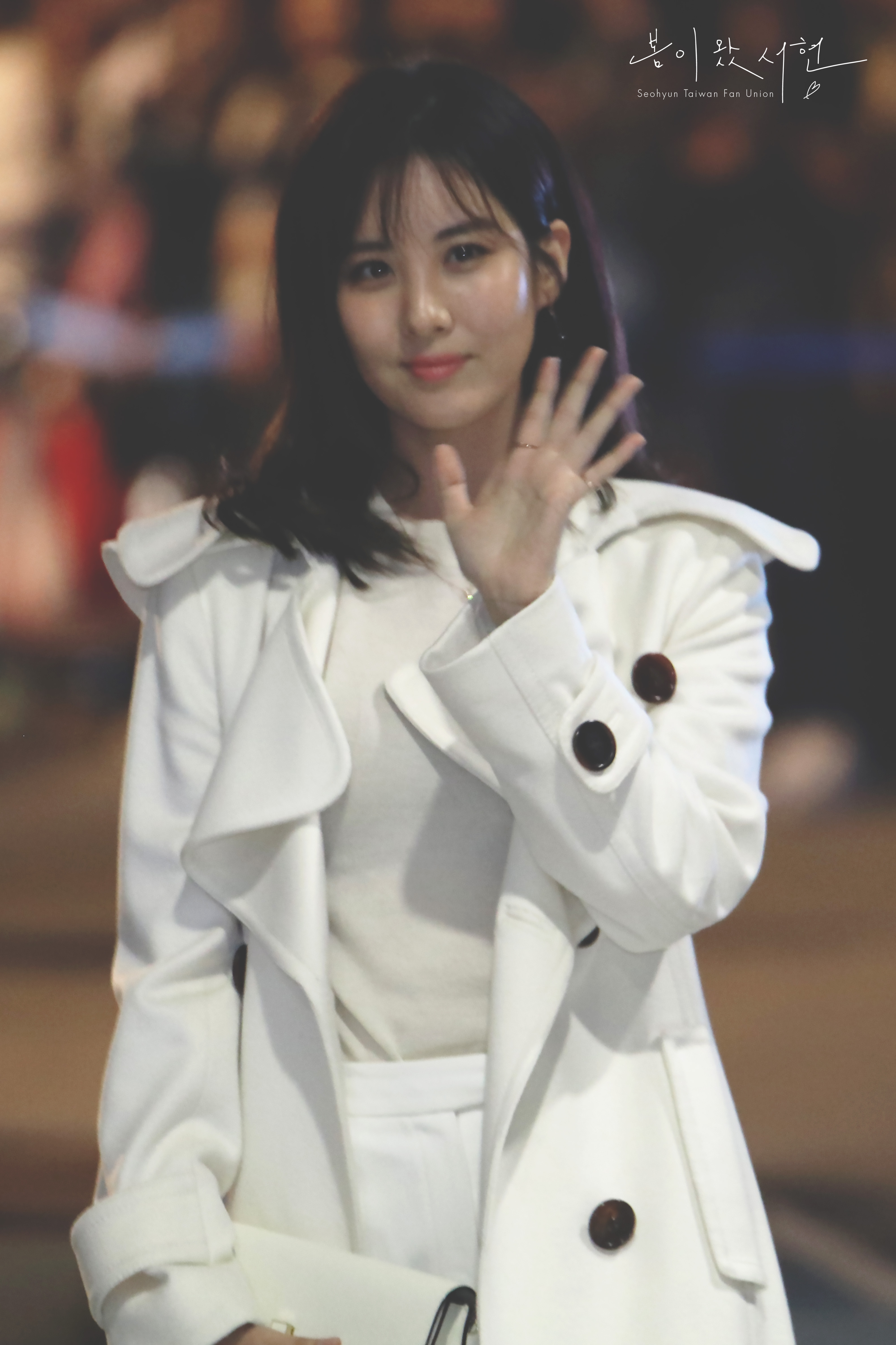 [PIC][22-10-2016]SeoHyun tham dự sự kiện ra mắt BST Xuân - Hè của thương hiệu "MISS GEE COLLECTION" trong khuôn khổ "2017 S/S HERA Seoul Fashion Week" vào hôm nay   2121BE3B580BC73F310A94