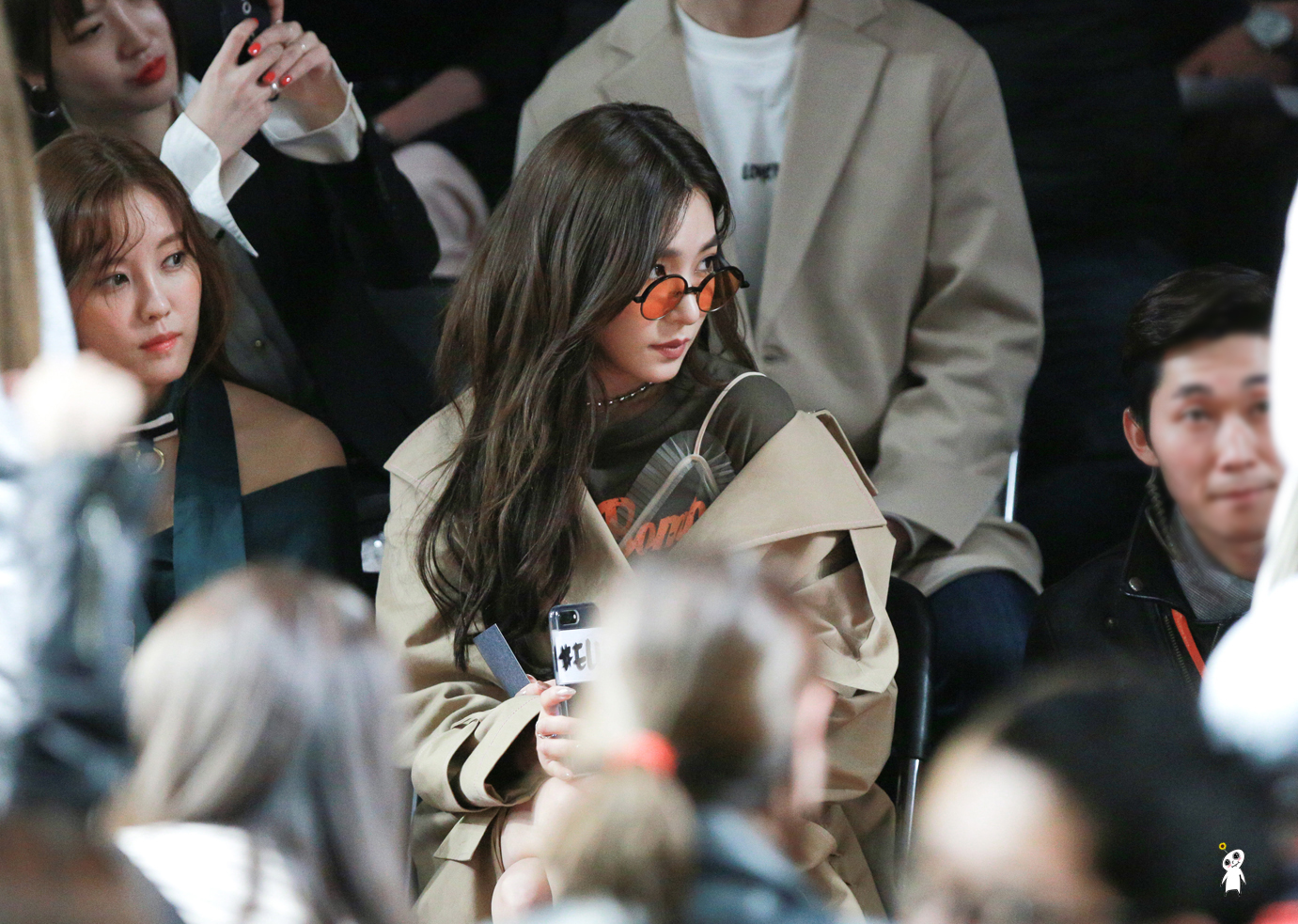 [PIC][29-03-2017]Tiffany tham dự sự kiện ra mắt BST Thu - Đông của thương hiệu "YCH" trong khuôn khổ "2017 S/S HERA Seoul Fashion Week" vào chiều nay - Page 3 2151C850590AFE8F1DFD7E