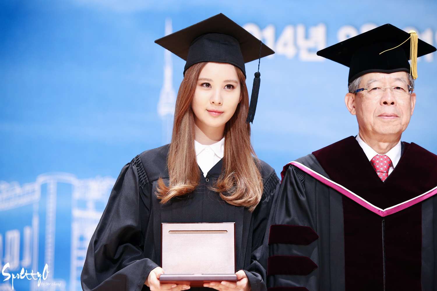 [PIC][21-08-2014]SeoHyun tham dự Lễ tốt nghiệp Đại học Dongguk vào trưa nay 2274F64853F5D21F2A1272