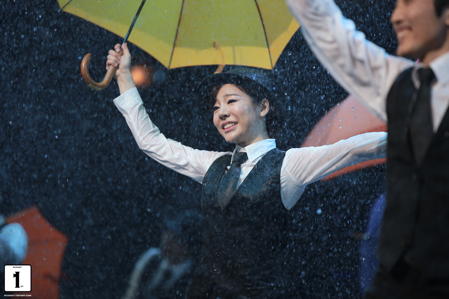 [OTHER][29-04-2014]Sunny sẽ tham gia vở nhạc kịch "SINGIN' IN THE RAIN" - Page 2 2309C63D53A169EC2B95E2