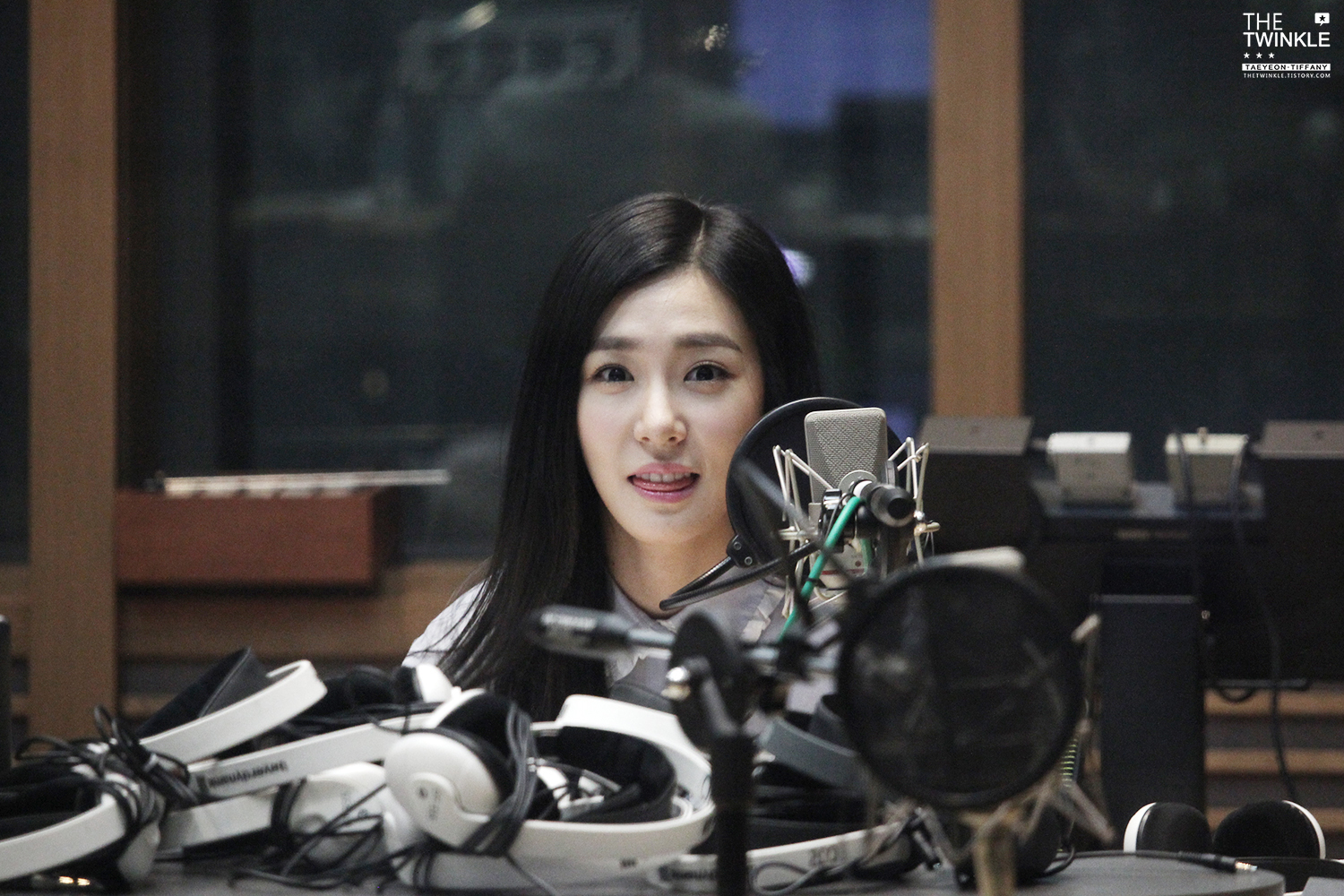 [OTHER][06-02-2015]Hình ảnh mới nhất từ DJ Sunny tại Radio MBC FM4U - "FM Date" - Page 19 230B7336558EB22B0E9C58