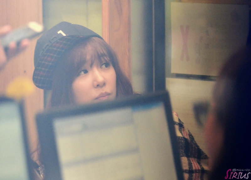 [PIC][29-10-2013]SeoHyun và Tiffany xuất hiện tại "KBS Cool FM Radio Jo JungChi & Harim 2 o'clock" vào trưa nay 2626FE50526FE8E7243F60