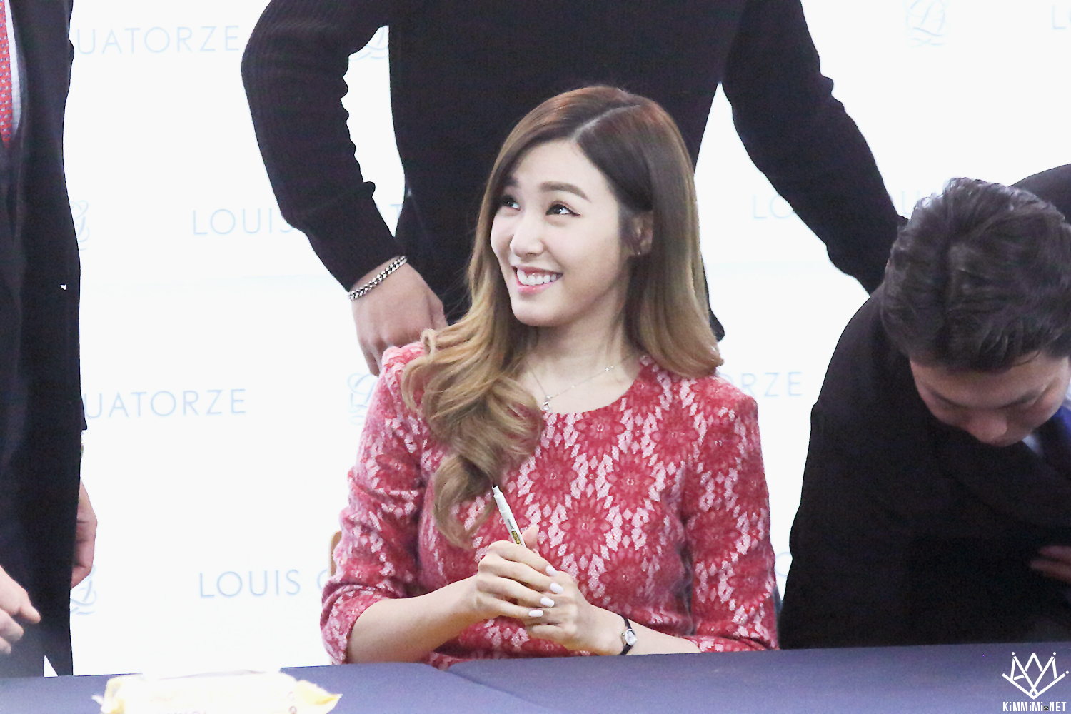 [PIC][27-11-2015]TaeTiSeo tham dự buổi Fansign cho thương hiệu "Louis Quartoze" tại Lotte Department Store Busan vào chiều nay - Page 6 2715583A56A75B78177F53