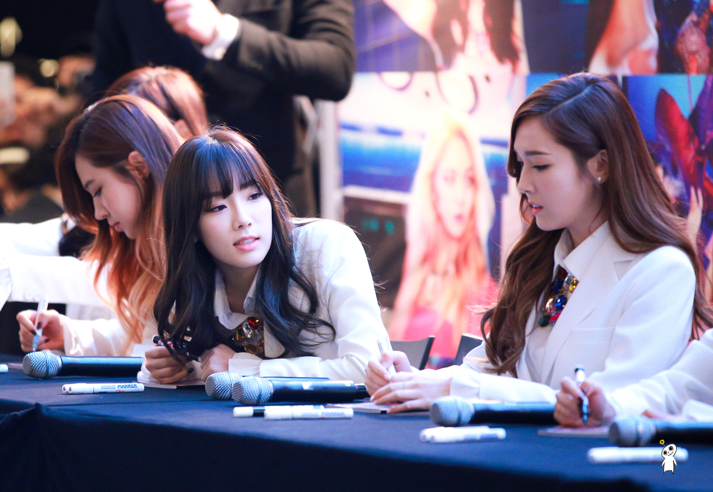 [PIC][14-03-2014]SNSD xuất hiện tại buổi fansign cho "Mr.Mr." vào tối nay  - Page 3 2733AD3C5323E7FB1151DC