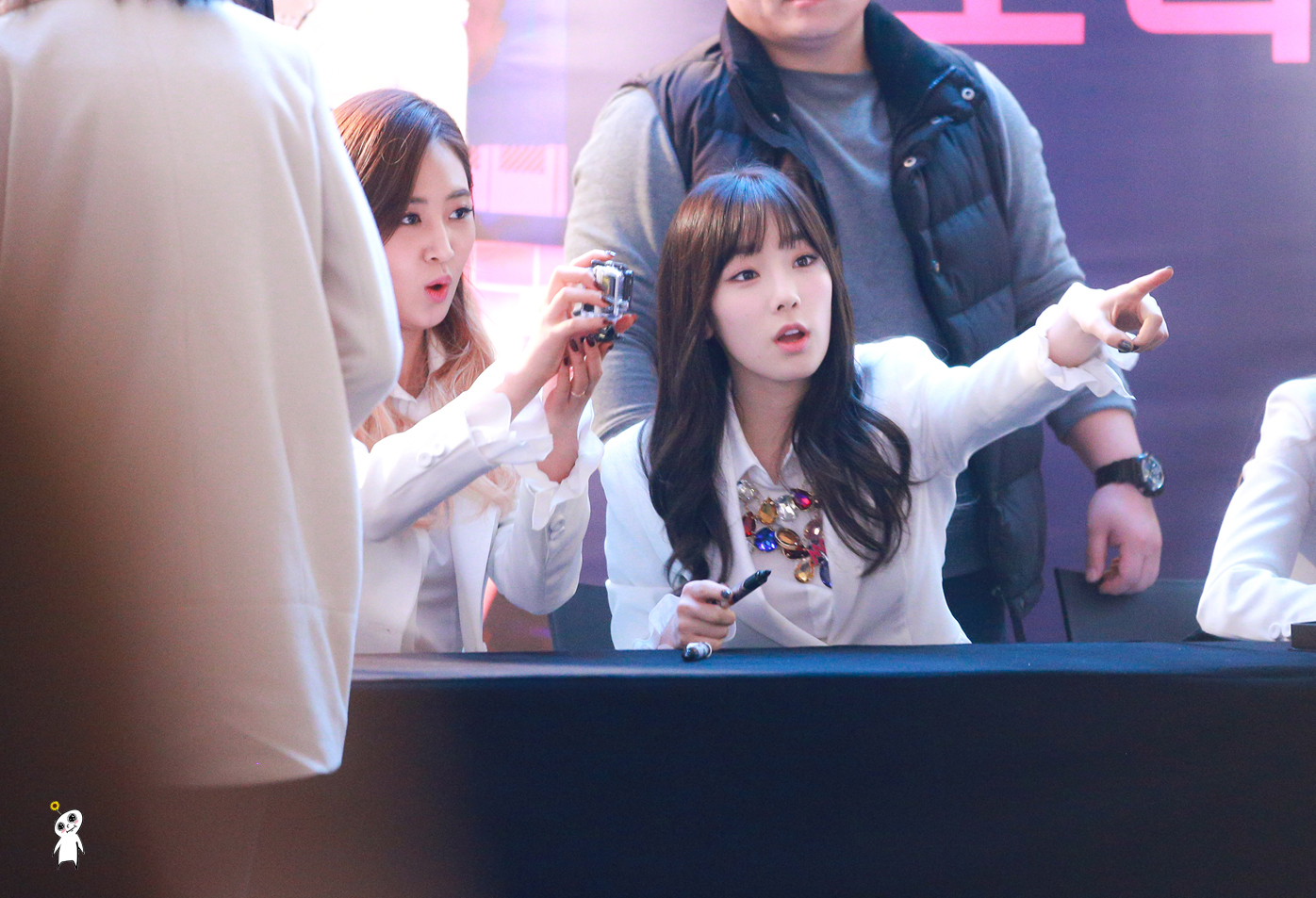 [PIC][14-03-2014]SNSD xuất hiện tại buổi fansign cho "Mr.Mr." vào tối nay  - Page 3 277B29355323E8070643E4